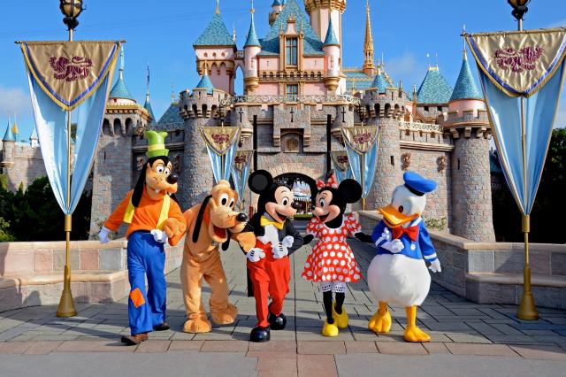 disneylanddd.jpg